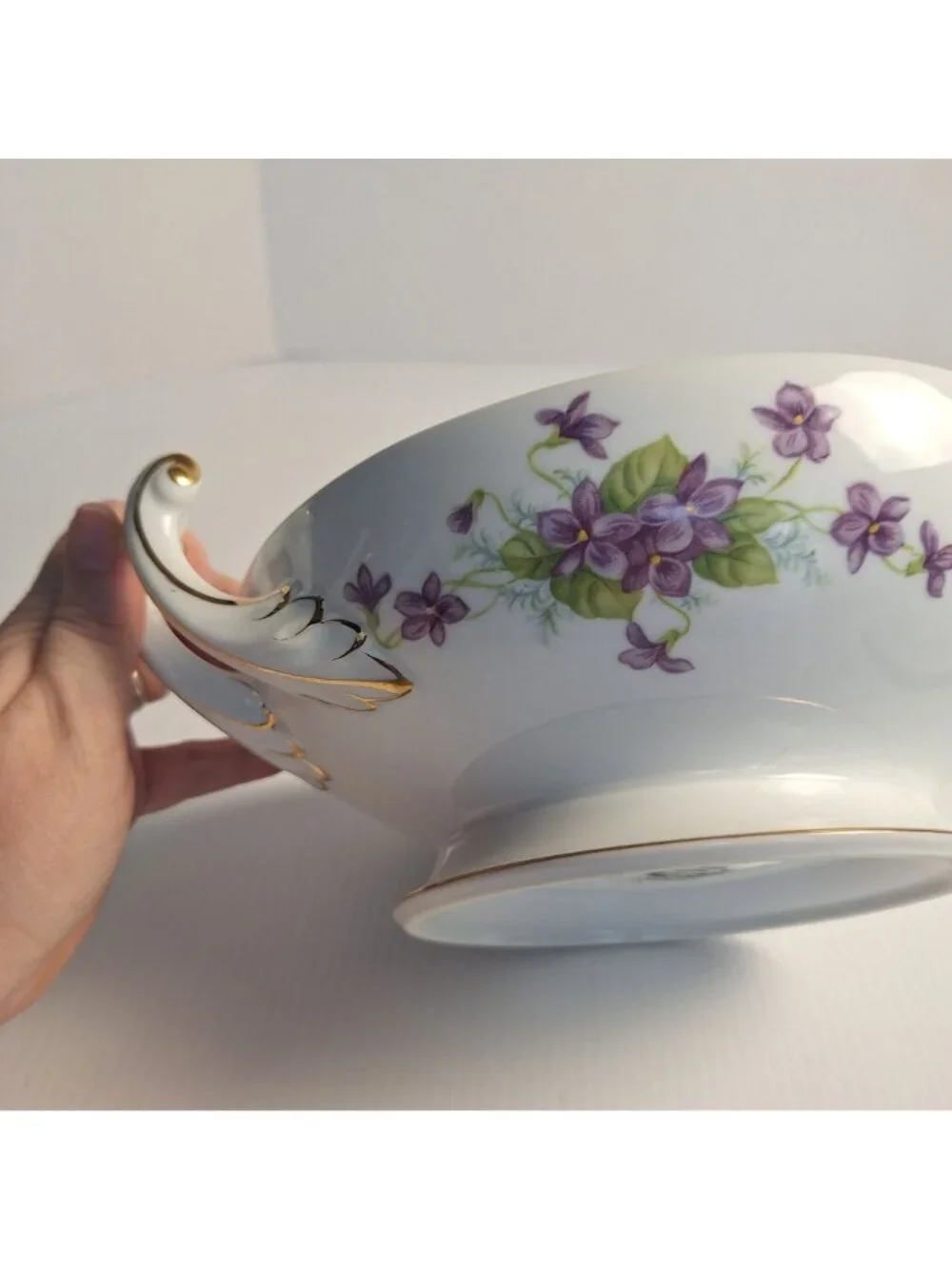 VTG WENTWORTH CHINA JAPAN PURPLE FLORAL GOLD TRIM LIDDED VEGETABLE BOWL VIOLA